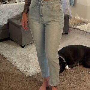 Women’s Hollister curvy ultra high rise mom jeans